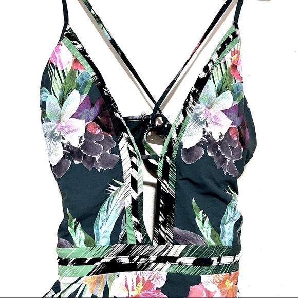 LA BLANCA Women's V-Front Keyhole One Piece Swimsuit Jungle size M - Picture 4 of 10